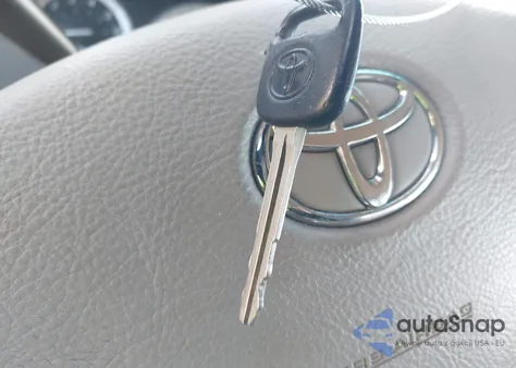 2008 Toyota Sienna Ce z USA, uszkodzony, nr VIN 5TDZK23C68S220772